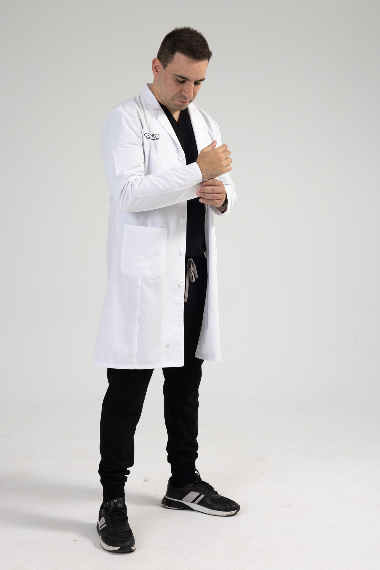 Dr. Juan Caicedo
