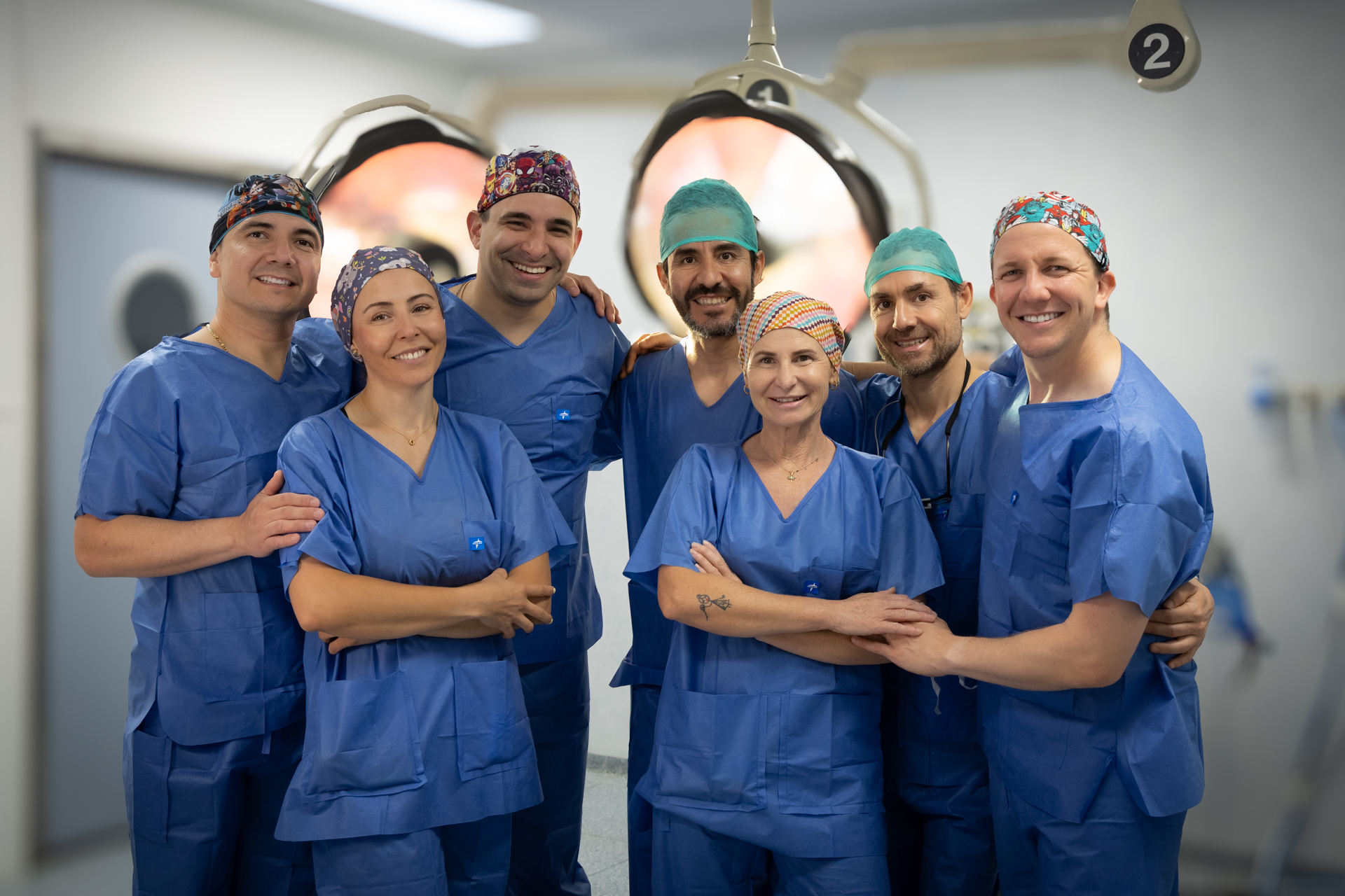 Equipo completo en quirófano